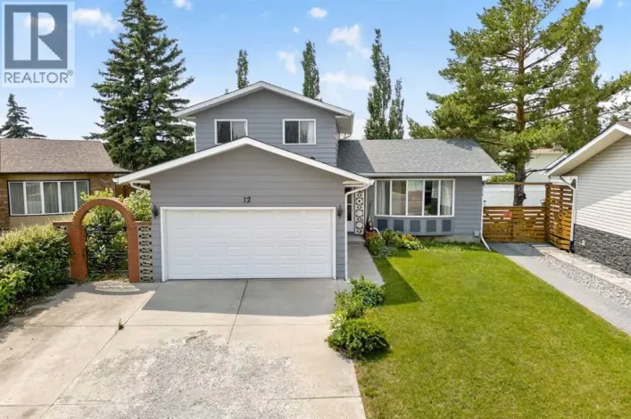 12 Berkley Place NW, Calgary