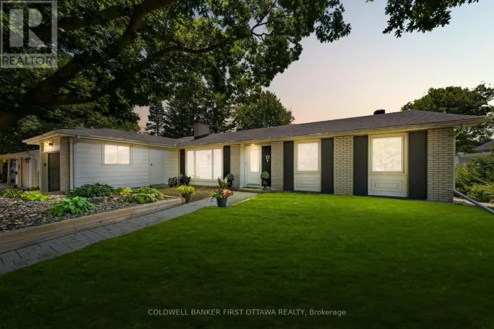 12 BRADGATE DRIVE, Ottawa