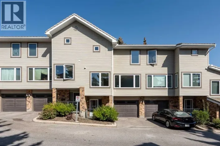 12 Coachway Gardens SW, Calgary