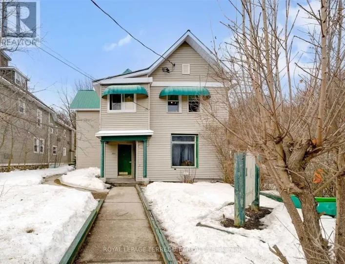 12 GIBSON STREET, Parry Sound