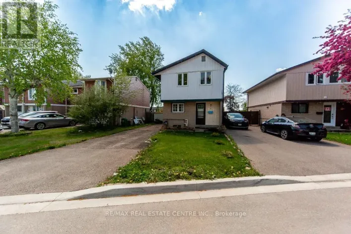 12 GREENHILLS SQUARE, Brampton