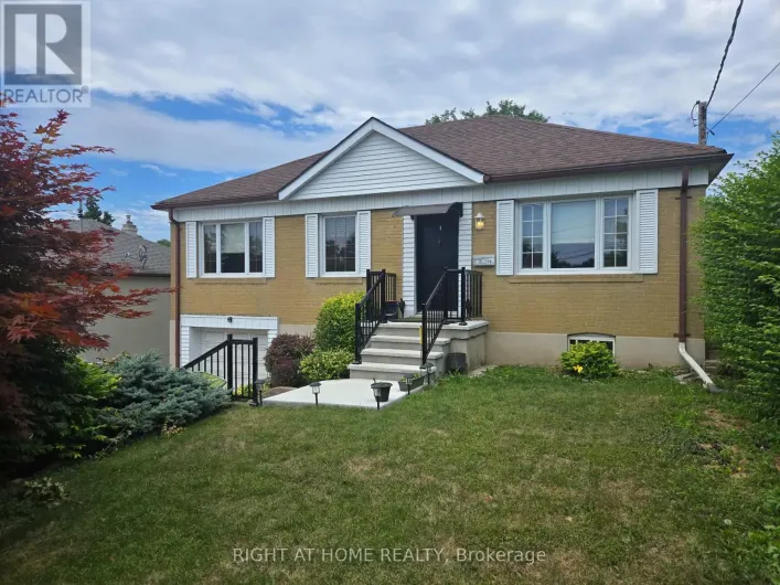 12 HAWKINS DRIVE, Toronto