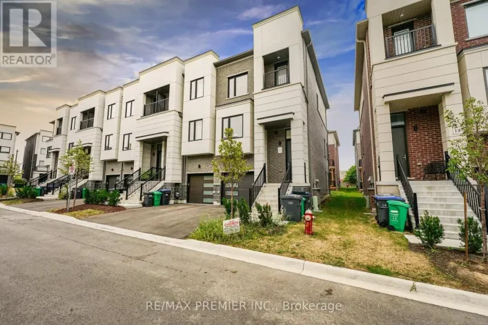 12 HEATHROW LANE, Caledon