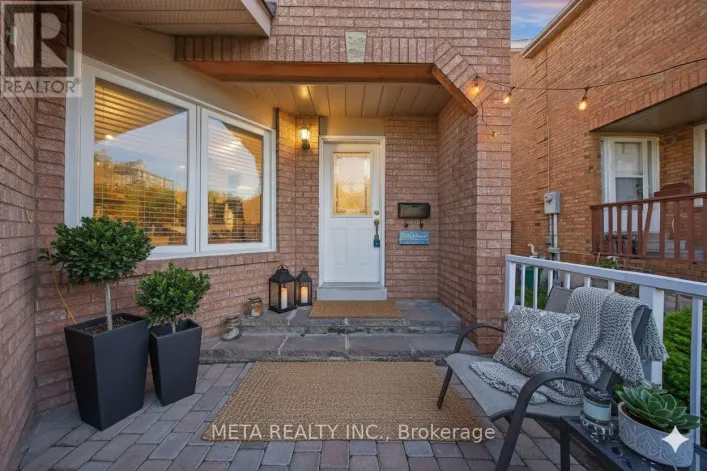 12 HEAVER DRIVE, Whitby