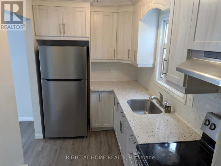 12 HOSKINS SQUARE, Brampton