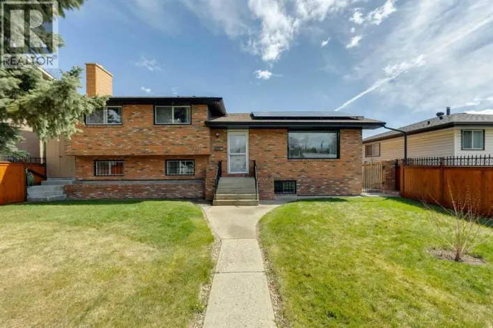 12 Huntwick Way NE, Calgary