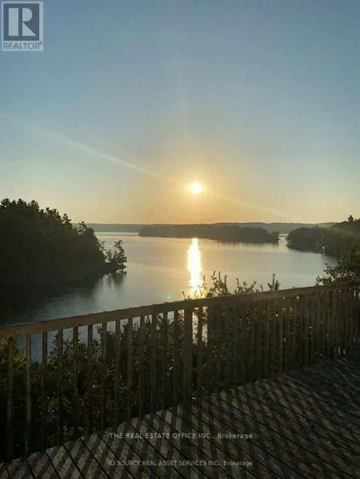 12 ISLAND M, Muskoka Lakes