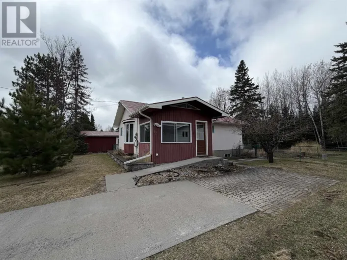 12 Johnson Road, Kenora