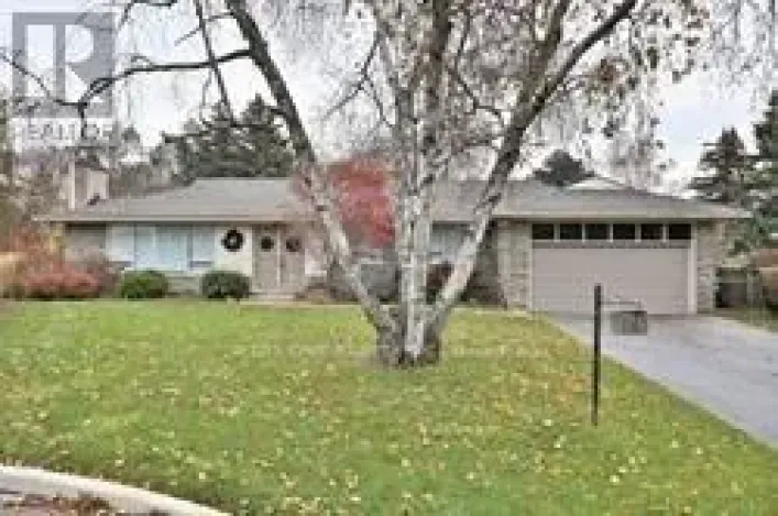 House for sale: 12 KING MAPLE PLACE, Toronto