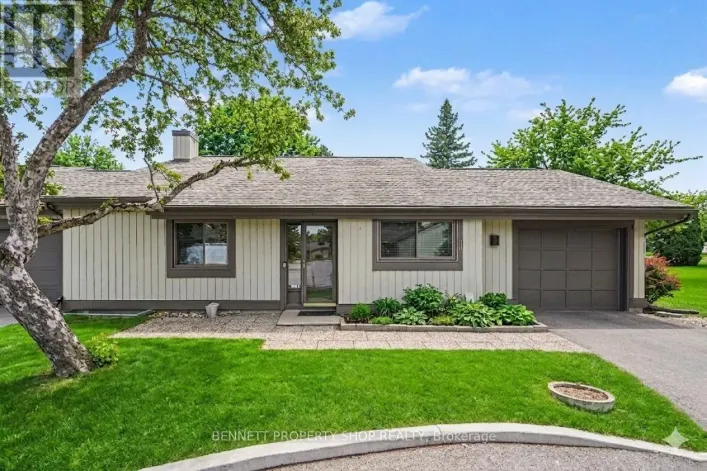12 LAUREL VALLEY COURT, Ottawa