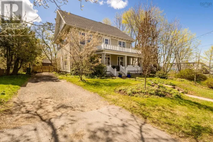 12 Linden Avenue, Wolfville