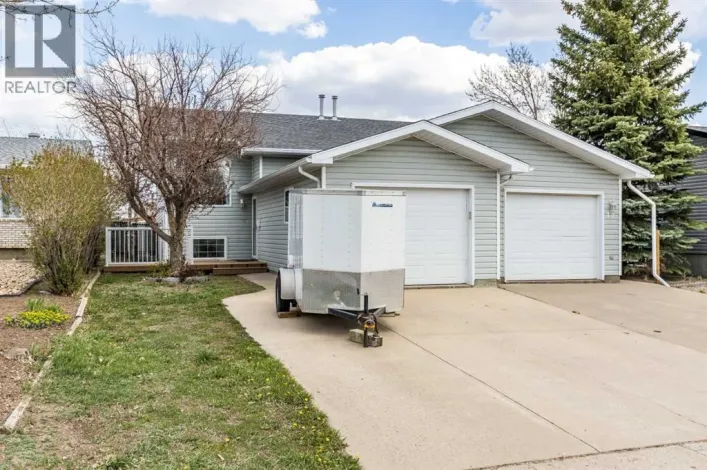 12 Main Street N, Redcliff