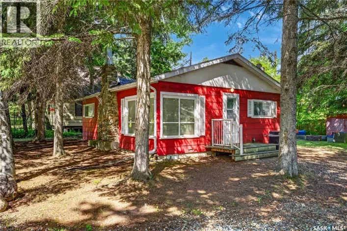 House for sale: 12 Mallard AVENUE, Greenwater Provincial Park