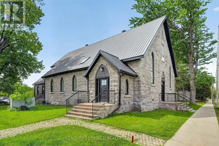 12 MAPLE STREET, South Glengarry