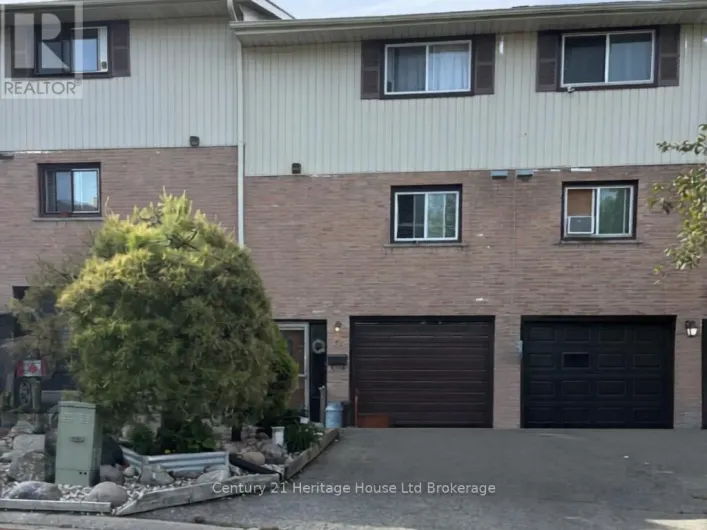 12 MARLBORO COURT, Woodstock