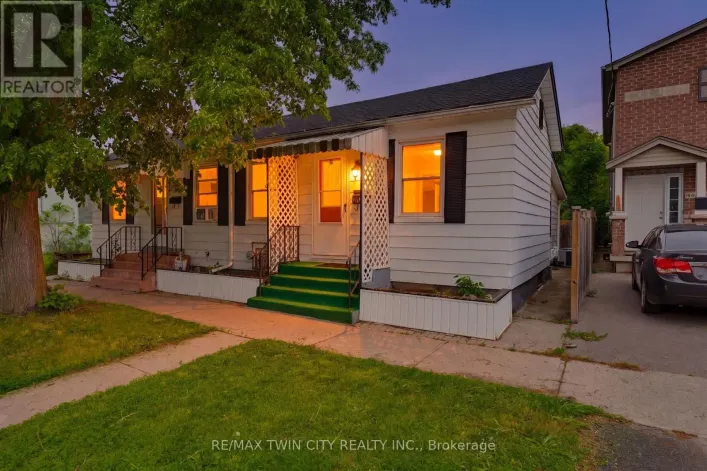 12 MARLBOROUGH STREET, Brantford