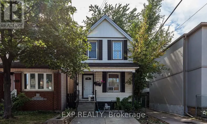 House for sale: 12 MAYFLOWER AVENUE, Hamilton