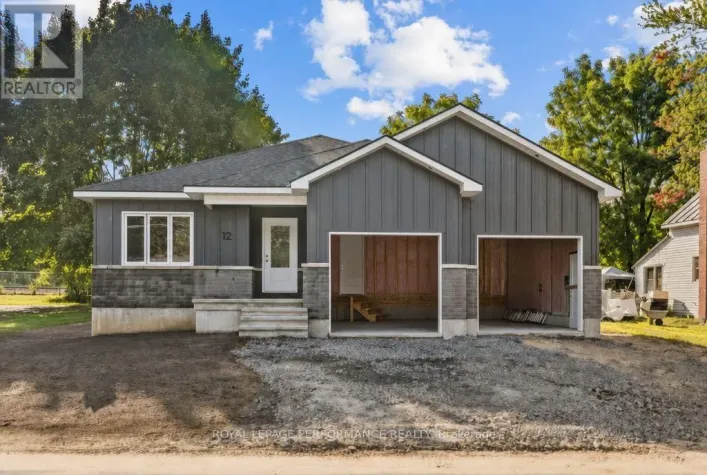 12 MECHANIC STREET, North Glengarry
