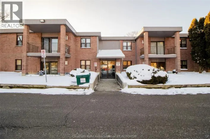 12 Montgomery DRIVE Unit# A102, Wallaceburg