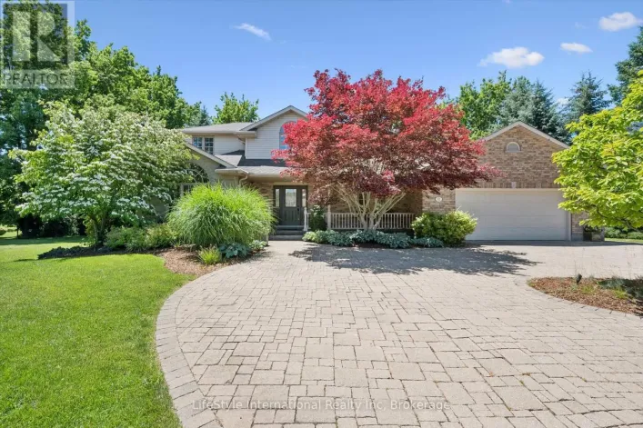 12 OCHS DRIVE, Puslinch