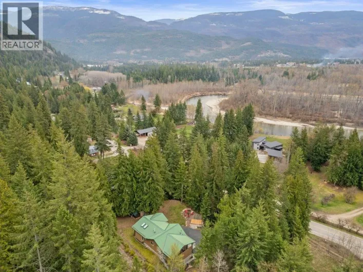 12 Old Town Road, Sicamous