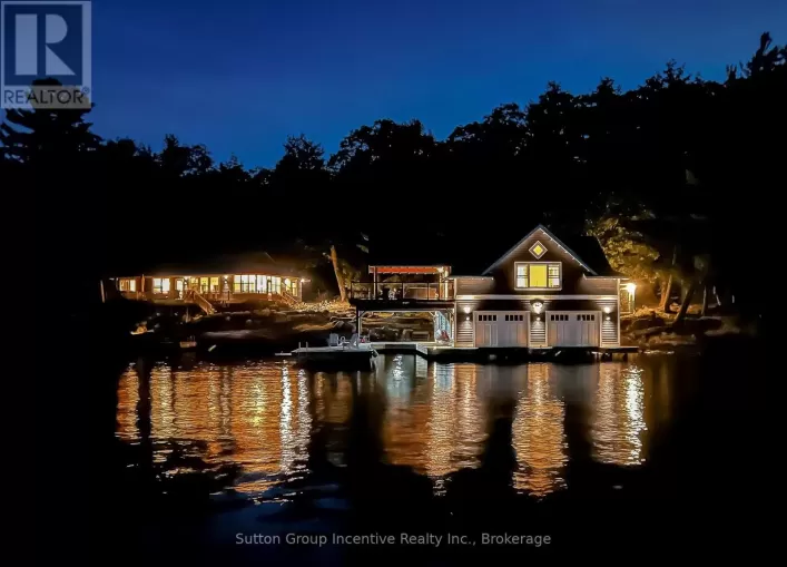 12 OUNO ISLAND, Muskoka Lakes