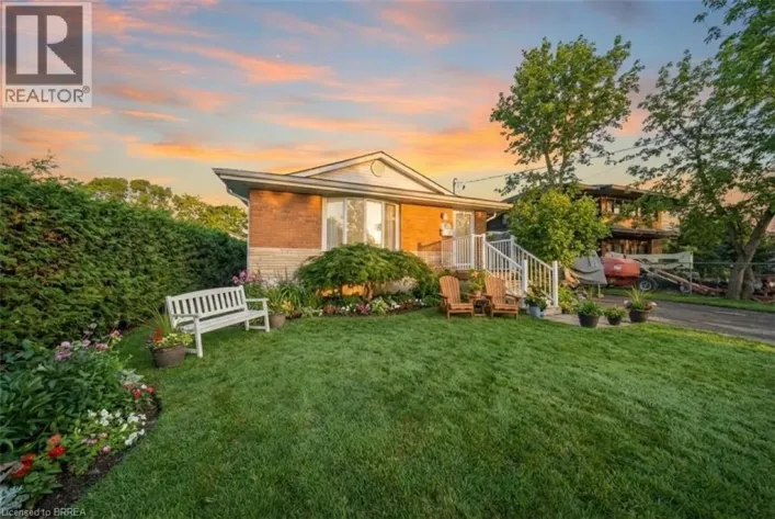 12 PARIS Road, Brantford