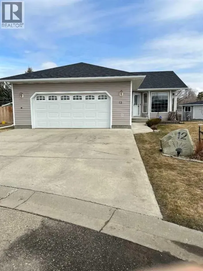 12 Pleasant Park Court W, Brooks