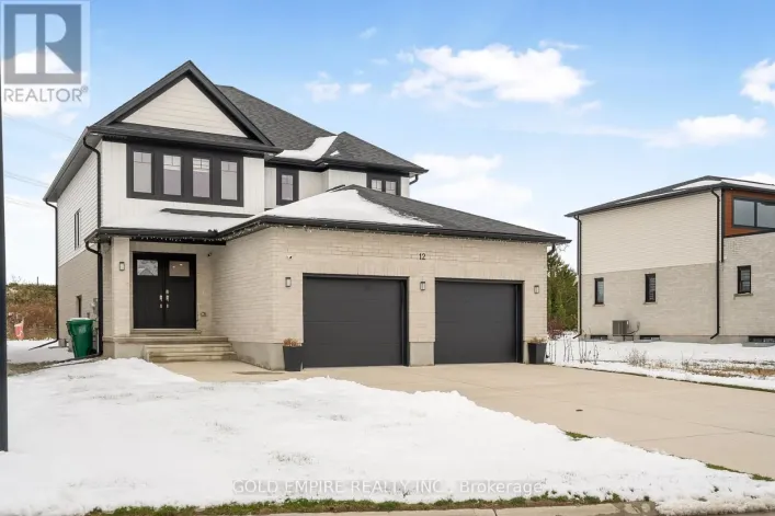 12 REA COURT, Southwold