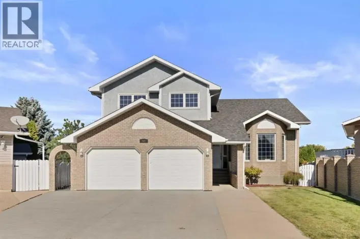 12 Redwood Way SE, Medicine Hat