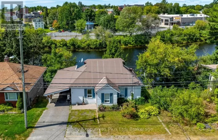 12 RIVER STREET, Parry Sound