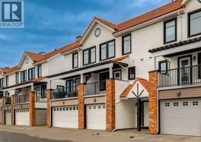 12 Royal Oak Lane NW, Calgary