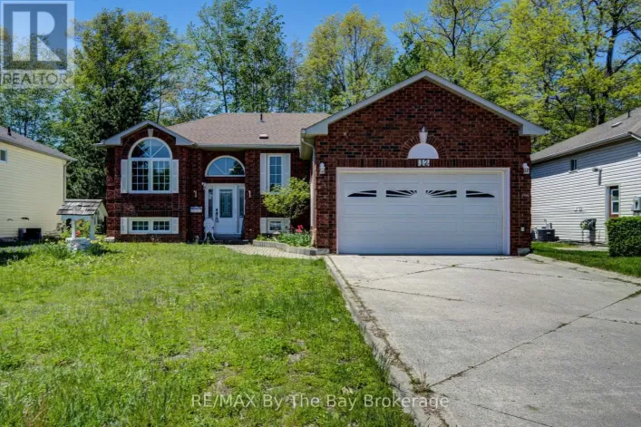 12 SILVER BIRCH AVENUE, Wasaga Beach