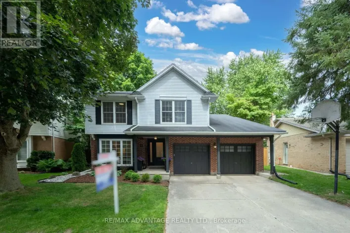 12 SPENCER CRESCENT, London North