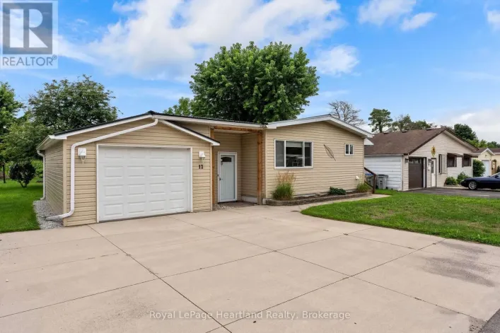12 VELMA STREET, Strathroy-Caradoc