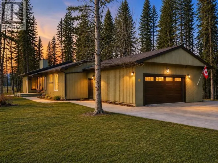 12 Wolf Crescent, Rural Rocky View County