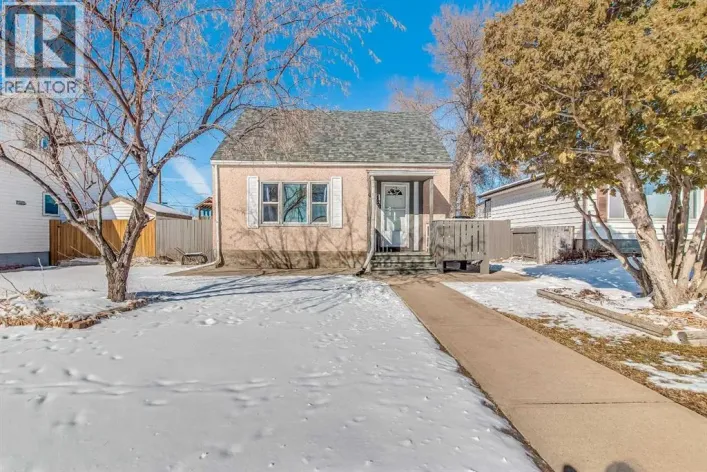 120 11 Street SW, Medicine Hat