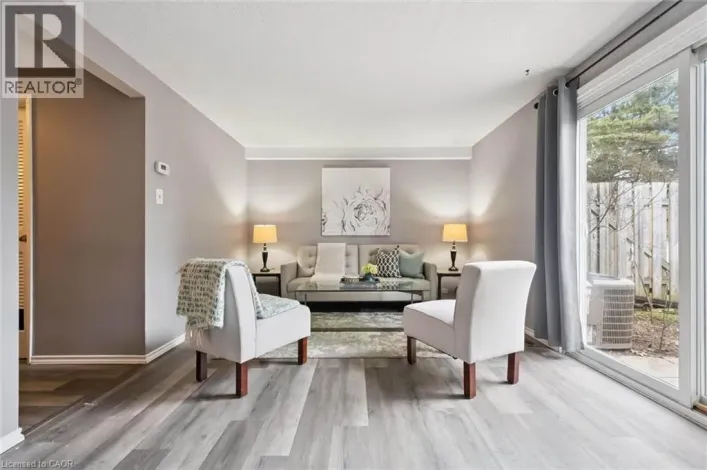 120 COUNTRY CLUB Drive Unit# 17, Guelph