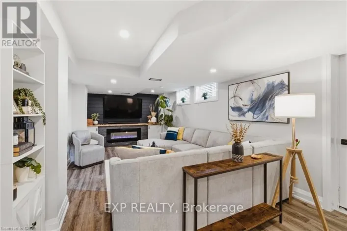 120 ELGIN CRESCENT, Waterloo