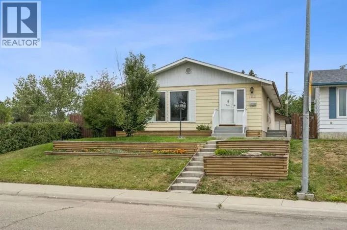 120 Huntington Green NE, Calgary