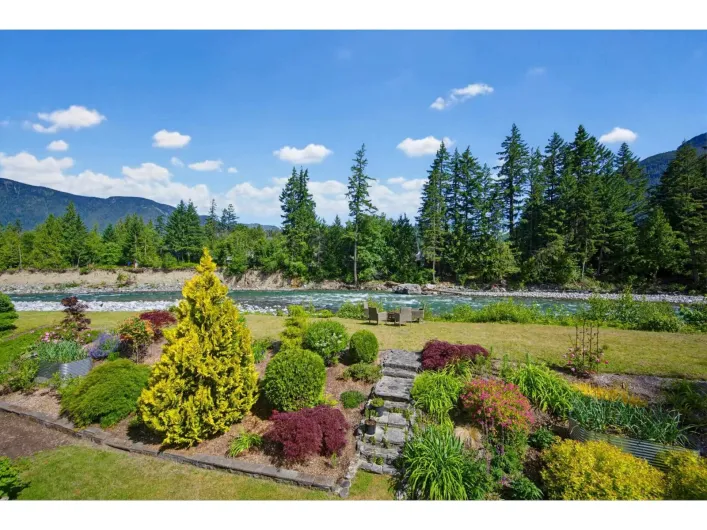 120 ROBERTSON CRESCENT|Hope, Hope