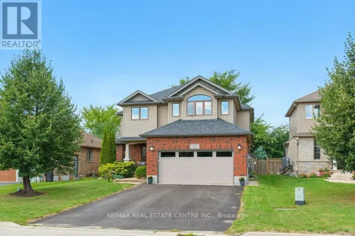 120 SPENCER DRIVE, Centre Wellington