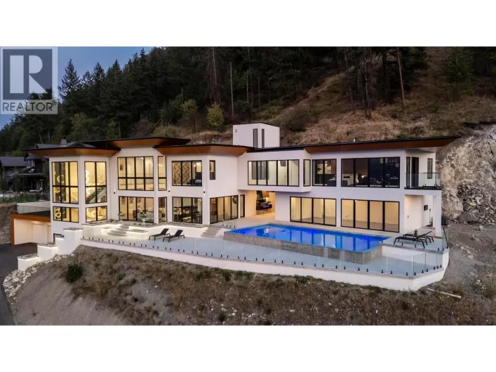 120 Sunset Boulevard, Vernon