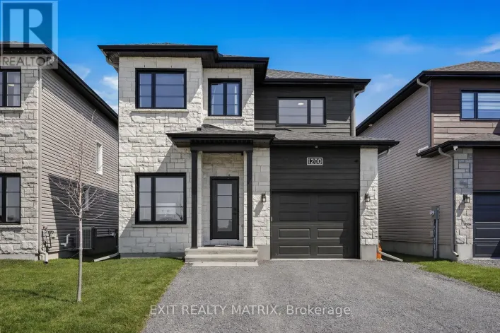 1200 MONTBLANC CRESCENT, Russell