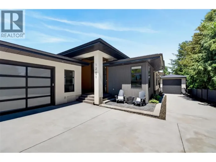 1201 20 Avenue SW, Salmon Arm