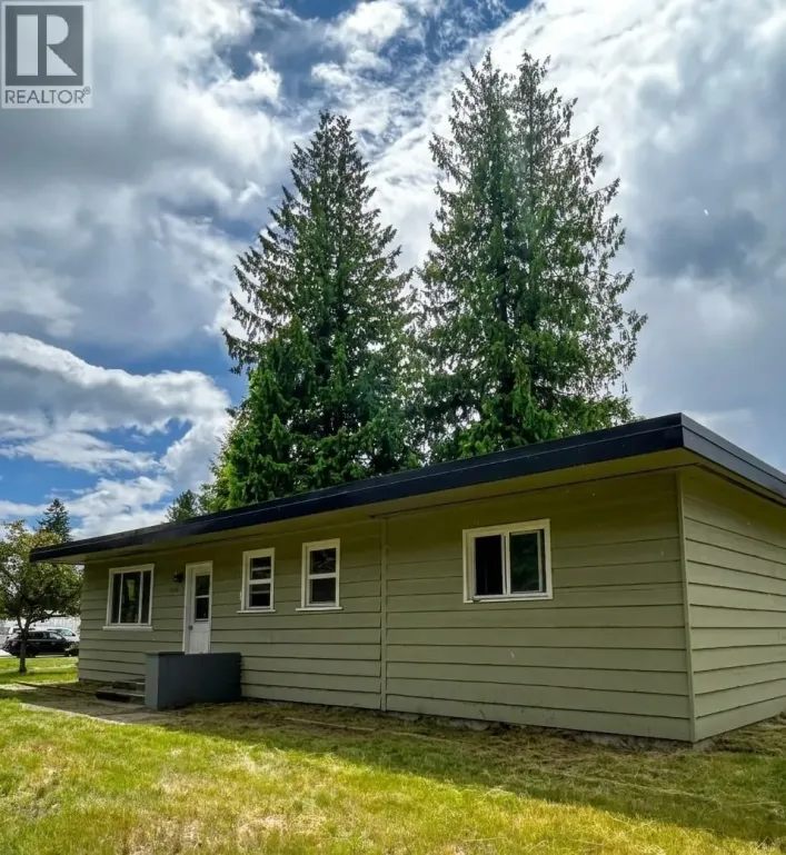 1201 Victoria Road W, Revelstoke