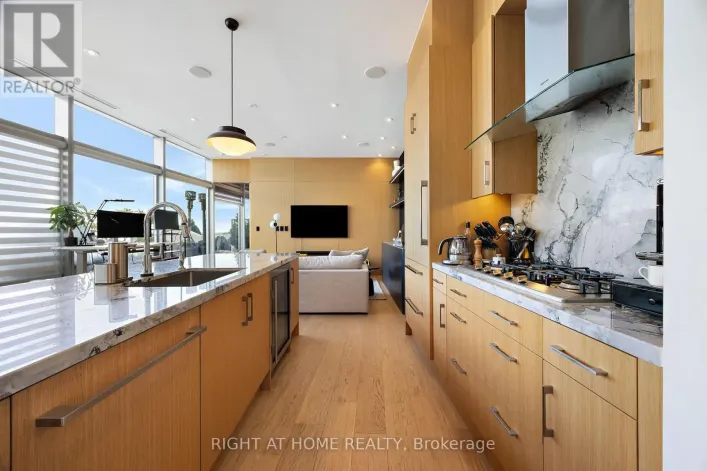 1202 - 39 QUEENS QUAY E, Toronto