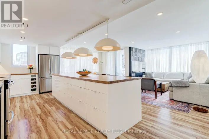 1204 - 39 STAVEBANK ROAD, Mississauga