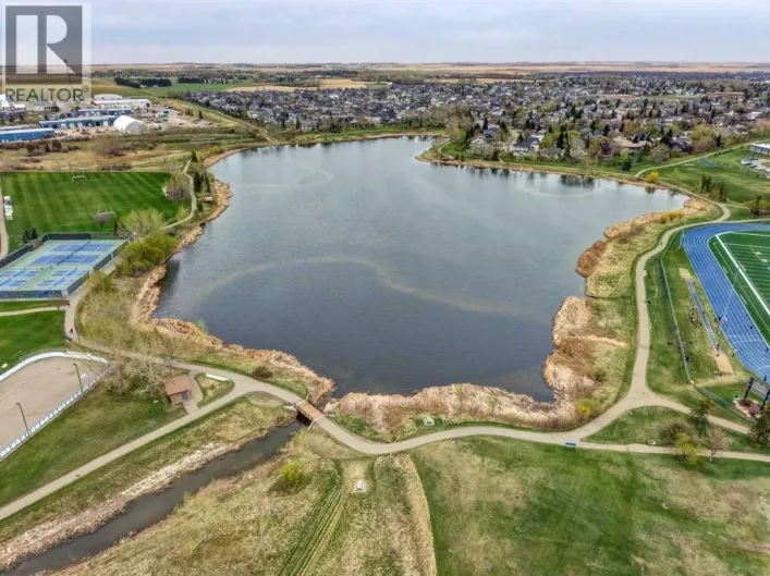 1204, 604 East Lake Boulevard NE, Airdrie