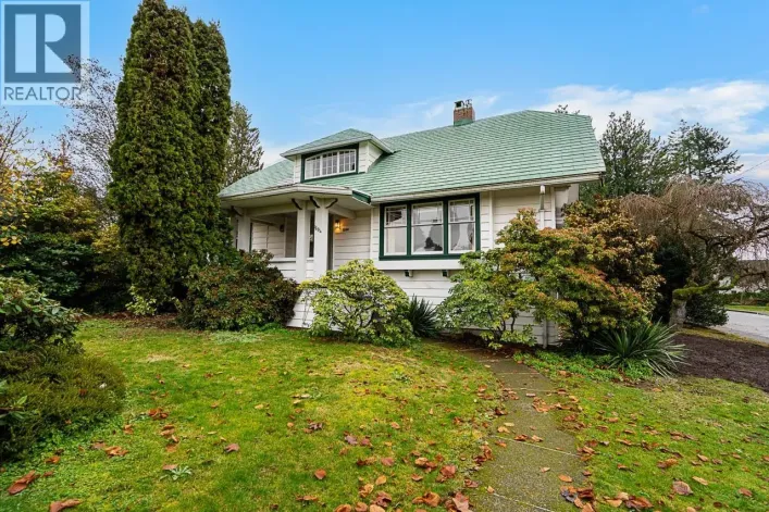 1204 GRAND BOULEVARD, North Vancouver
